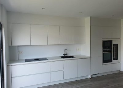 reforma cocina blanca amar construcciones